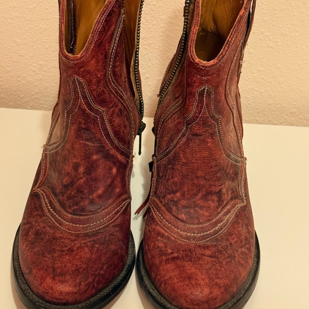 Women’s Lucchese red ankle boots 6.5
